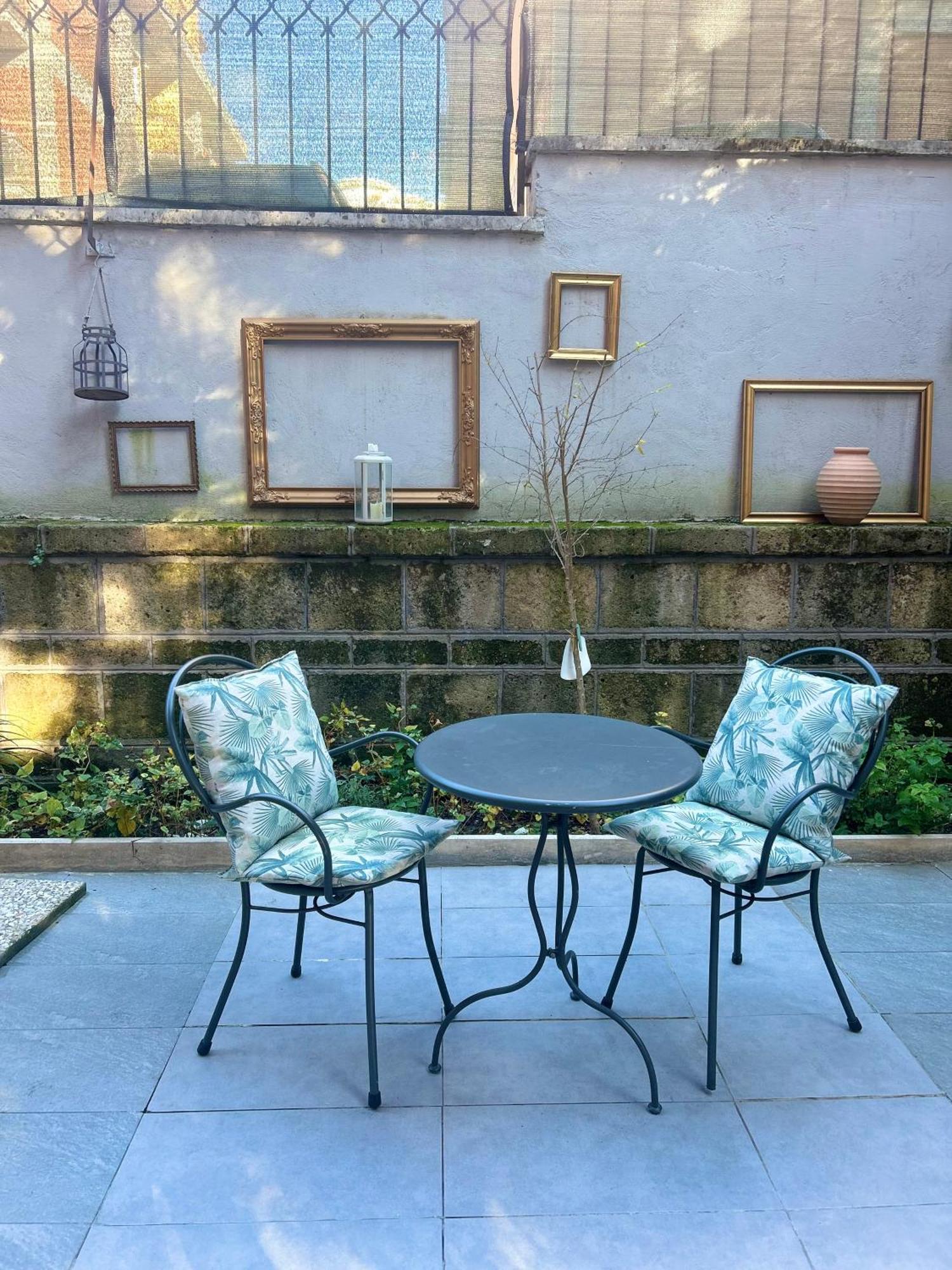 Apartment Happy House With Private Garden Rome